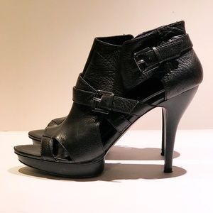 Nine West Blk Leather Cutout Shootie SZ 10.5